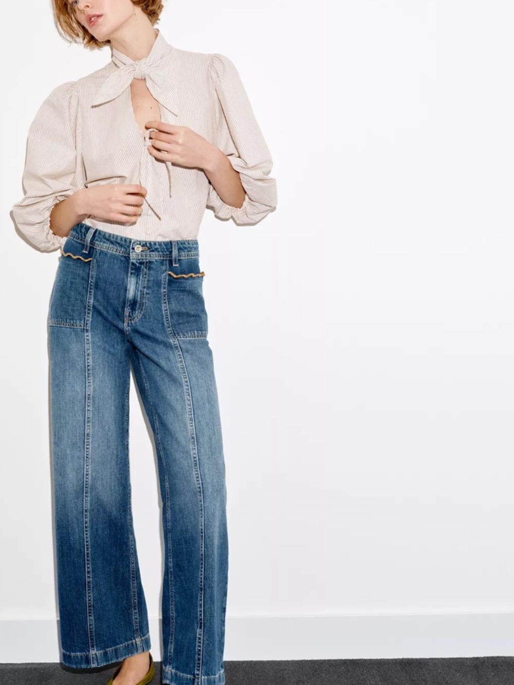 Zara Wide-Leg Mid Blue Jeans with Patch Pockets